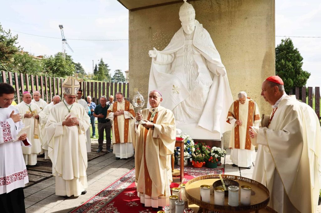 Vescovi di Lombardia, visita a Sotto il Monte nel segno del dialogo 14 - Santuario Papa Giovanni XXIII